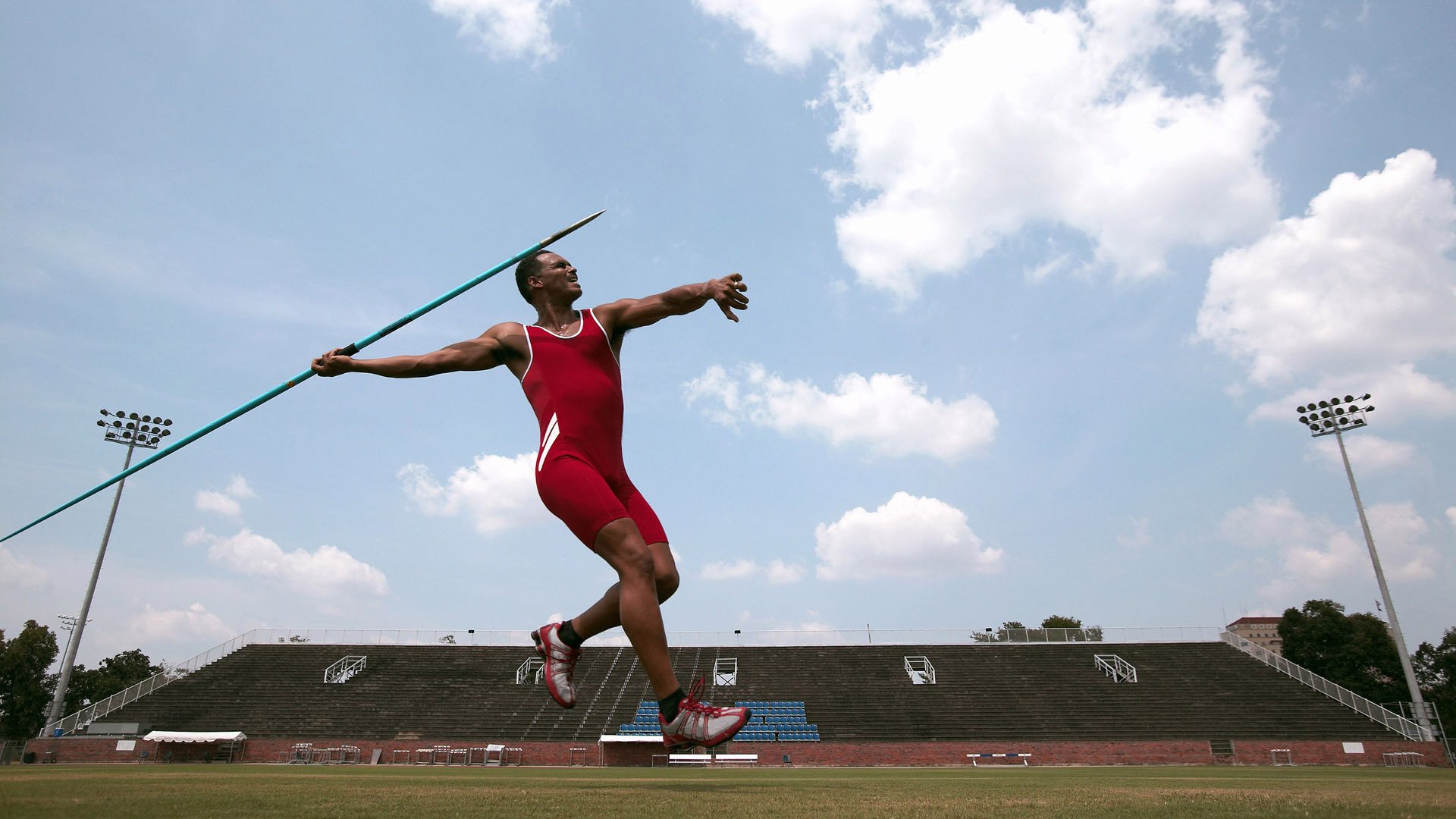 德罗巴爆冷击败MAD，关键助攻引爆全场！